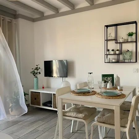 Hébergement de vacances House *